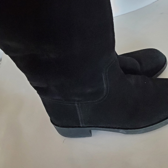 TORY BURCH Sz 9 WAYLAND Black Suede Sheep Fur Tall Boots Gold Logo 1.5" Heel EUC - Picture 8 of 16